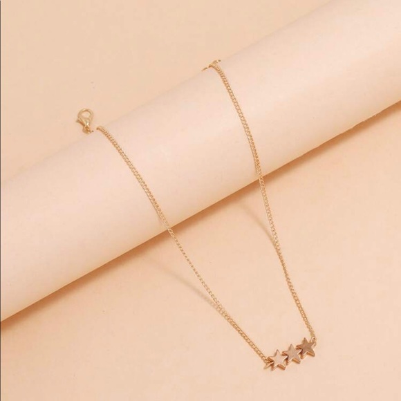gold 3 star necklace - Picture 4 of 4